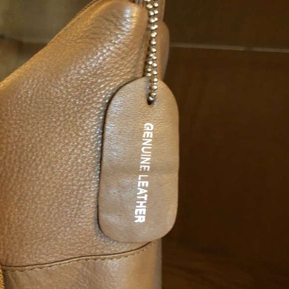 EUC Great American LeatherWorks leather crossbody organizer bag - Picture 4 of 9